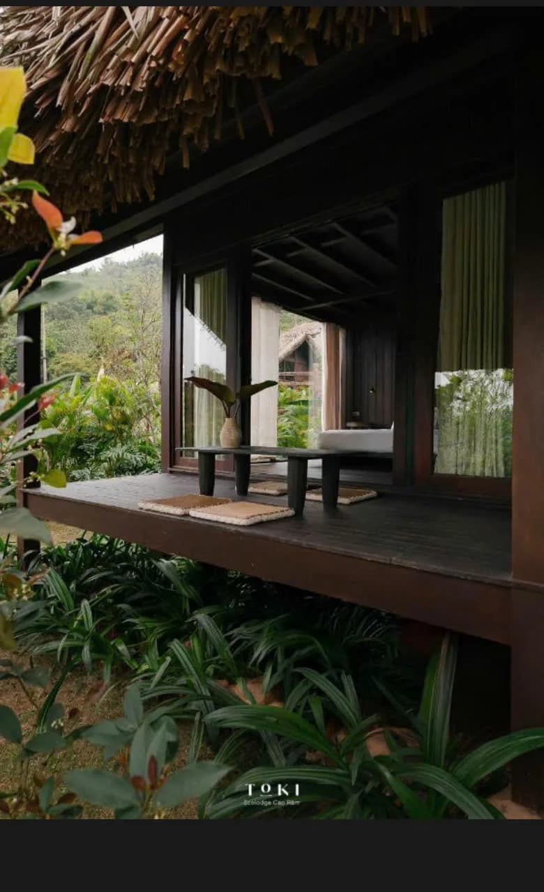Toki Ecolodge — Timber veranda among the trees