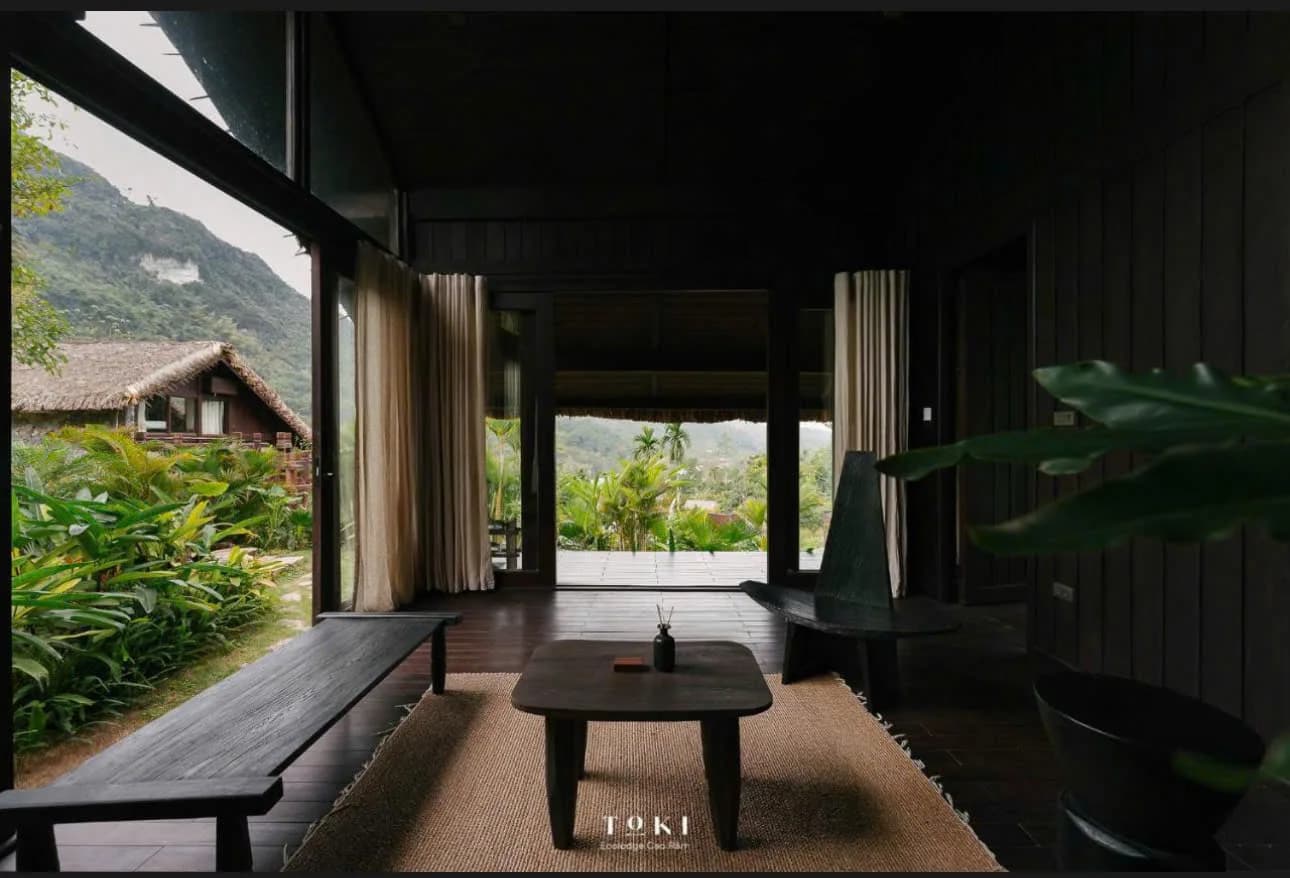 Toki Ecolodge — Living room opening onto the terrace
