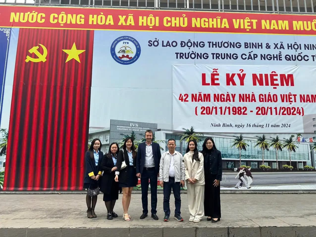 Trung cấp nghề Quốc tế (IVS)