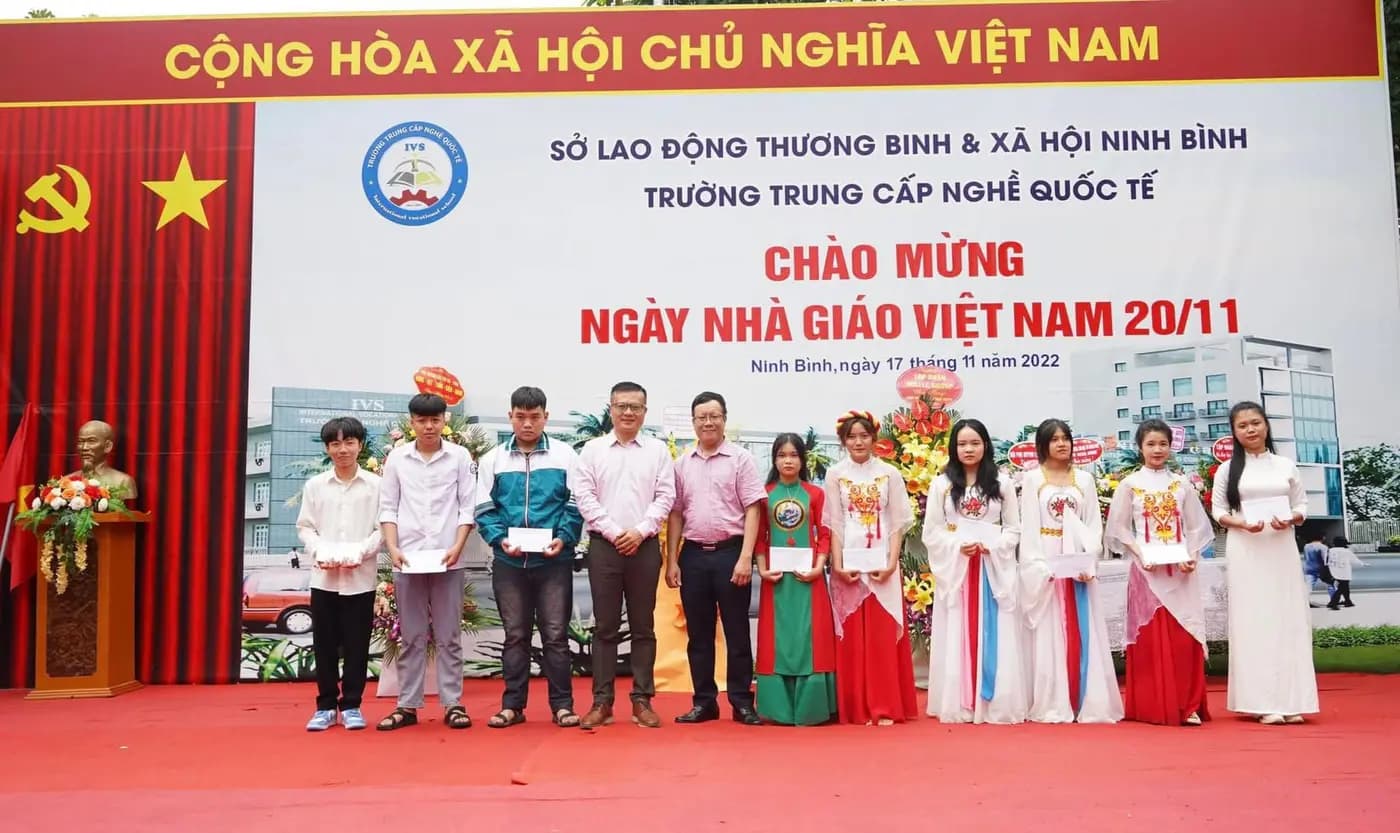 Trung cấp nghề Quốc tế (IVS)