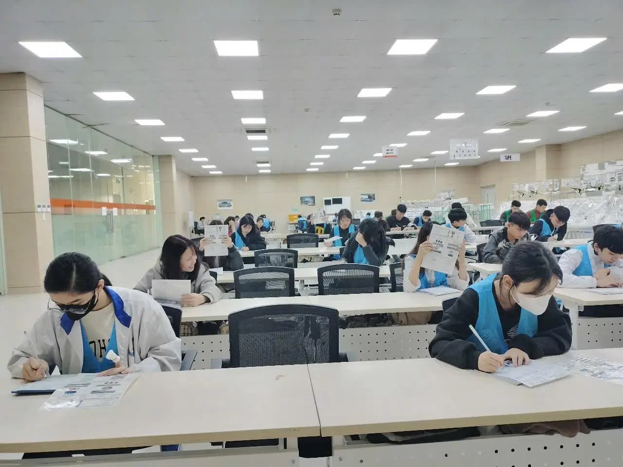 Phòng học và phòng máy