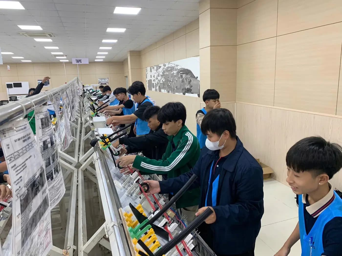 Xưởng cơ khí và điện tử
